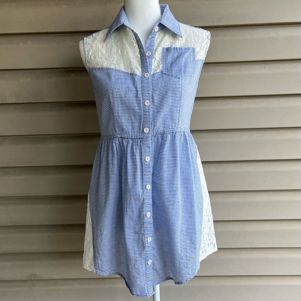 •Theme• Lace Trimmed Striped Sleeveless Tunic - Size Small